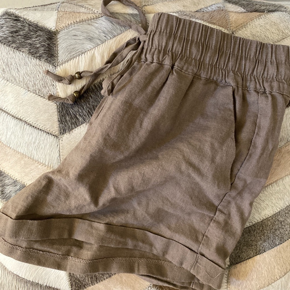LOVETREE BROWN FLOWY SHORTS